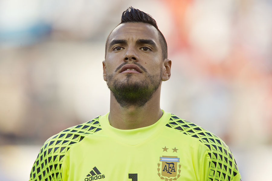 高情商的说法是专注联赛，低情商是一顿王八拳没打过布莱顿