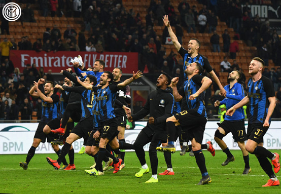 《轩辕传奇手游》冰雪节福利狂欢开启，全服消费活动三重奏强势出击！